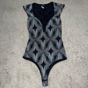 PRIVY Black + Silver Metallic Glitter Sparkly Plunge Neck Bodysuit Size S EUC